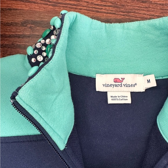 Vineyard Vines Shep top with rhinestone collar, size M - Picture 5 of 5